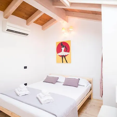 St. Eusebio - Cozy House With Courtyard בית נופש