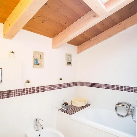 בית נופש St. Eusebio - Cozy House With Courtyard